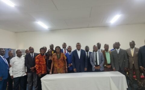 Côte d’Ivoire : l’opposition propose un nouvel organe électoral et plaide pour un dialogue national inclusif