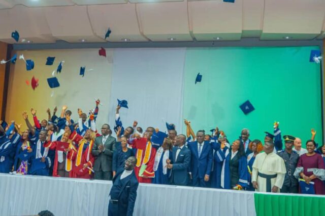 Yamoussoukro : l’Institut Universitaire Saint Jean-Paul II célèbre ses premiers diplômés en droit
